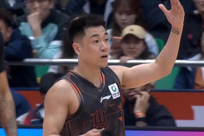 山东男篮完胜广东，许梦君5记三分成奇兵，珀塞尔找回状态