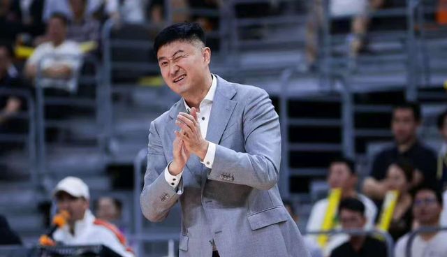 广东宏远13分大败！输给山东男篮，许梦君大爆发，奎因38分