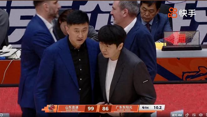 奇兵！三分9中5砍15分，完爆国手胡明轩徐杰，赛后邱彪点名表扬