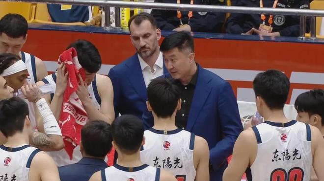 广东不敌山东！比输球更可怕的是杜锋赛后表态，徐杰拦责一针见血