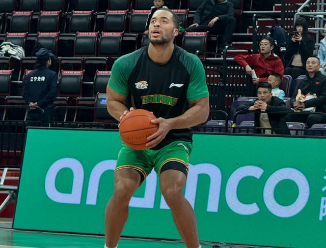 辽宁男篮9分完胜！乌戈拒绝爆冷，莱迪大爆发，赵继伟27分