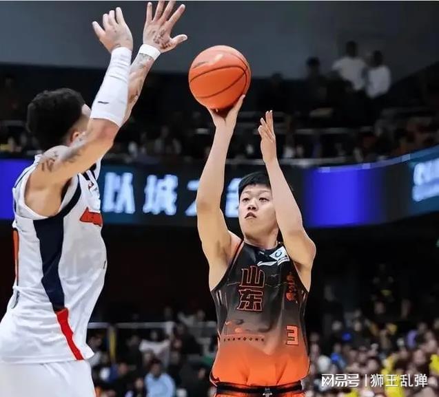 替补奇兵破局！刘毅许梦君闪耀，邱彪该放下执念盘活山东阵容