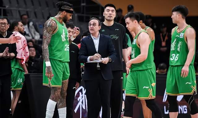 总算找到靠谱的了！辽宁新援20分钟轰21+9，乌戈盛赞，冲8有戏了