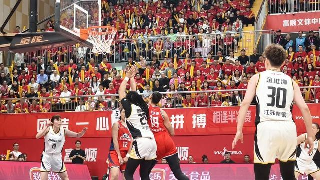 2025-2026赛季WCBA季后赛半决赛首战 四川蜀道远达女篮一分险胜江苏南钢女篮