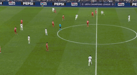 阿诺德代表皇马在欧冠助攻，为第4名达成此成就的英格兰球员