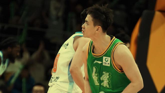 赵继伟轰27+6+8王者归来！莱迪21+9给球迷吃定心丸，辽篮两连胜