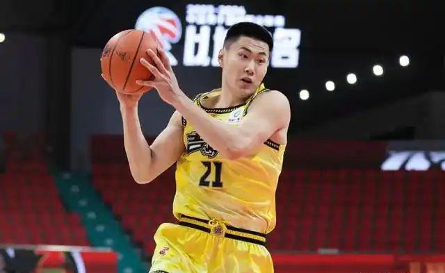 空篮都上不进！“辽篮樱木”11分钟0分1板，球迷：白瞎这么大个子