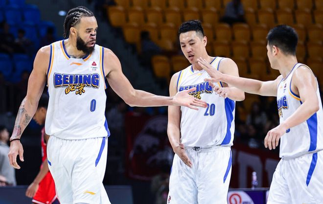 郭士强观战！北京三杀广州取三连胜 杰曼25+7麦基16分钟15分