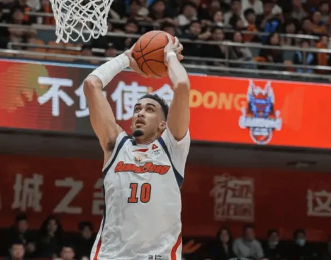 杜锋这什么体系？全靠外援单打，三国手无地位，根本打不出团队