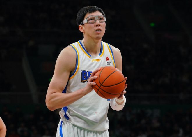 北京横扫送广州5连败：翟晓川时隔476天轰两双 杰曼25+7+6三分