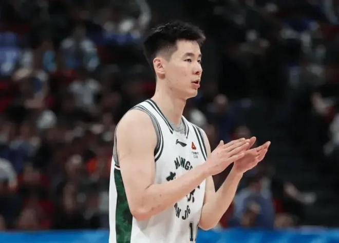 同曦夺卡位战！郭昊文末节强势输出，携手众将齐爆巩固季后赛悬念