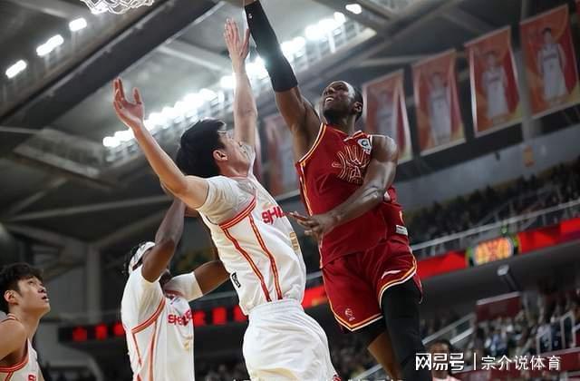 CBA最新排名大调整，上海已经无敌，广东重大隐患，辽篮没机会