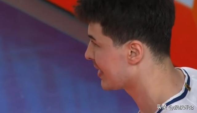 新疆男篮官宣：阿不都沙拉木跖骨骨折，将遗憾缺席本赛季剩余比赛