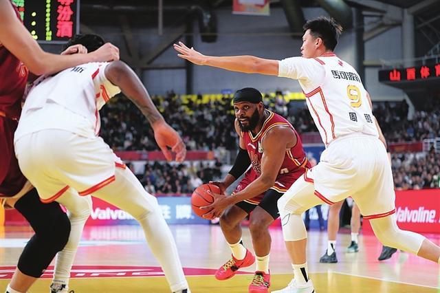 98比103不敌深圳队，山西男篮输掉“对攻战”