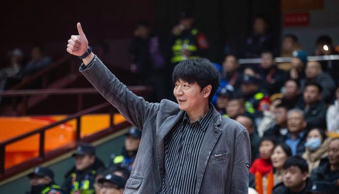 被鲁蜜骂怕了！邱彪凌晨回应被喊“下课”：心凉了，自身水平有限