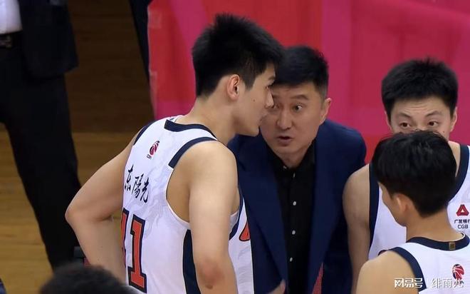 恭喜广东队！CBA暴力双能卫打出身价，杜锋为他裁掉奎因？