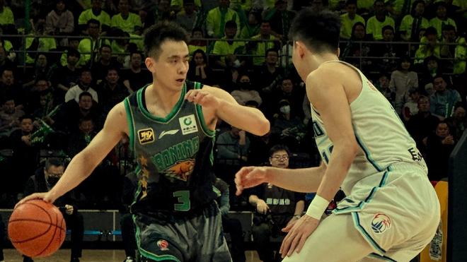 赵继伟4+2！莱迪2分，莫兰德12+6，哈维7+3，辽篮领先青岛队4分