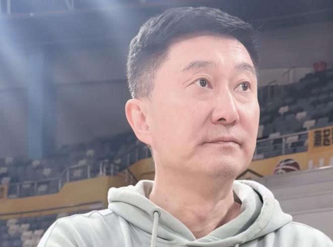 杜锋：人员不整打广厦要全力去拼，并不知道有签新外援的事情