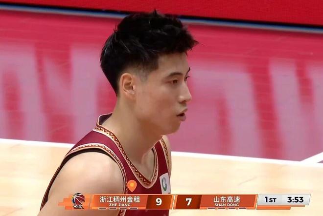 山东男篮23分惨败不敌浙江，高诗岩14+4程帅澎16分，珀塞尔低迷