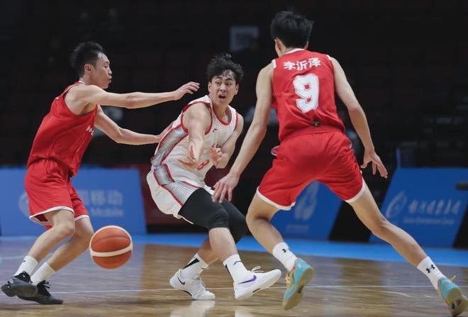 改年龄的时代应该成为过去