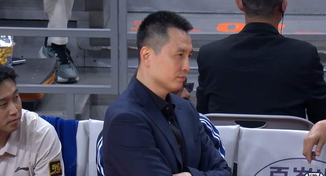 领头羊内线双核受伤，辽宁队锁定季后赛，山东2连败后遭遇新难题