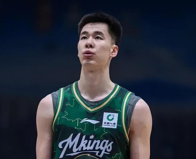 CBA25-26赛季合同到期的四条“大鱼”，谁被挖走拭目以待