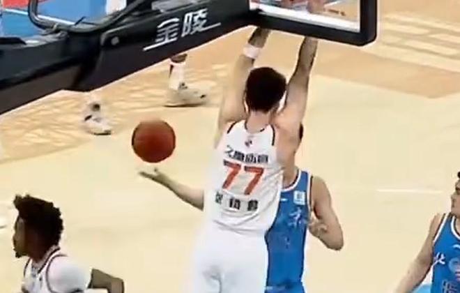 手感糟糕，张镇麟首发出场34分钟，10中2&三分3中0仅得4分