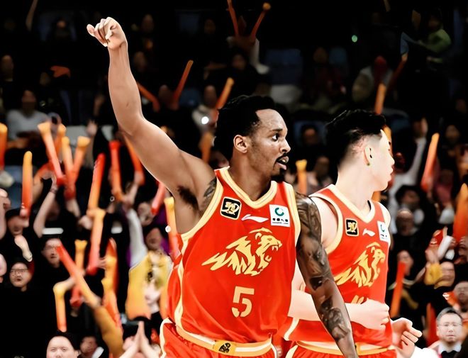 输广东6分！揪出表现最差之人，狂出手21次 坑惨了广厦队