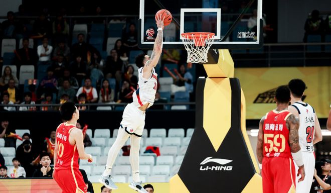 双杀广厦再传4好消息！杜锋用活奎、麦，还有2件事更让粤迷兴奋