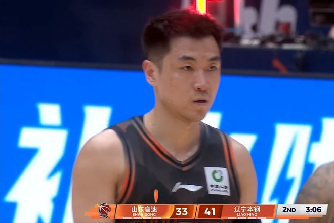 高诗岩14+8战赵继伟，莫兰德5失误五犯离场，李虎翼成奇兵