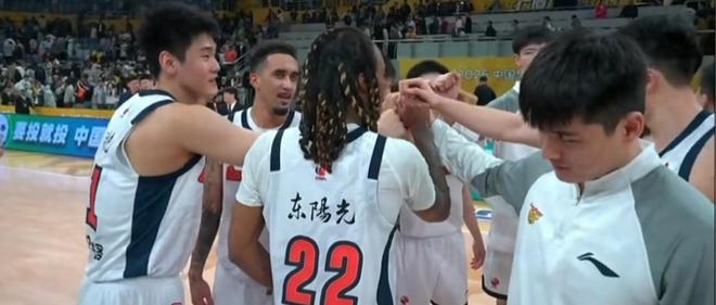 广东队为什么迟迟未换外援？杜锋有他的考量，估计四个外援都不动