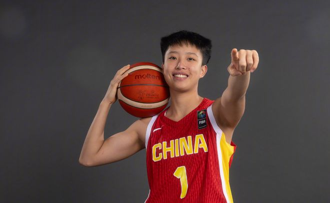 WNBA再添1人！张子宇前国青队友却被宫鲁鸣弃用 曾是世青赛篮板王