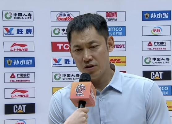 张庆鹏：大比分领先时出现了大意的情况，今天球员付出了全部