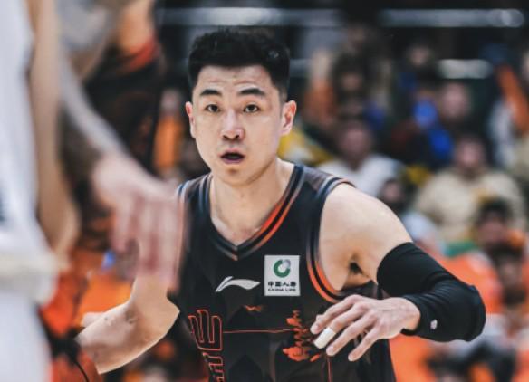 生涯助攻2273次，高诗岩超越吕晓明升至CBA历史助攻榜第九位