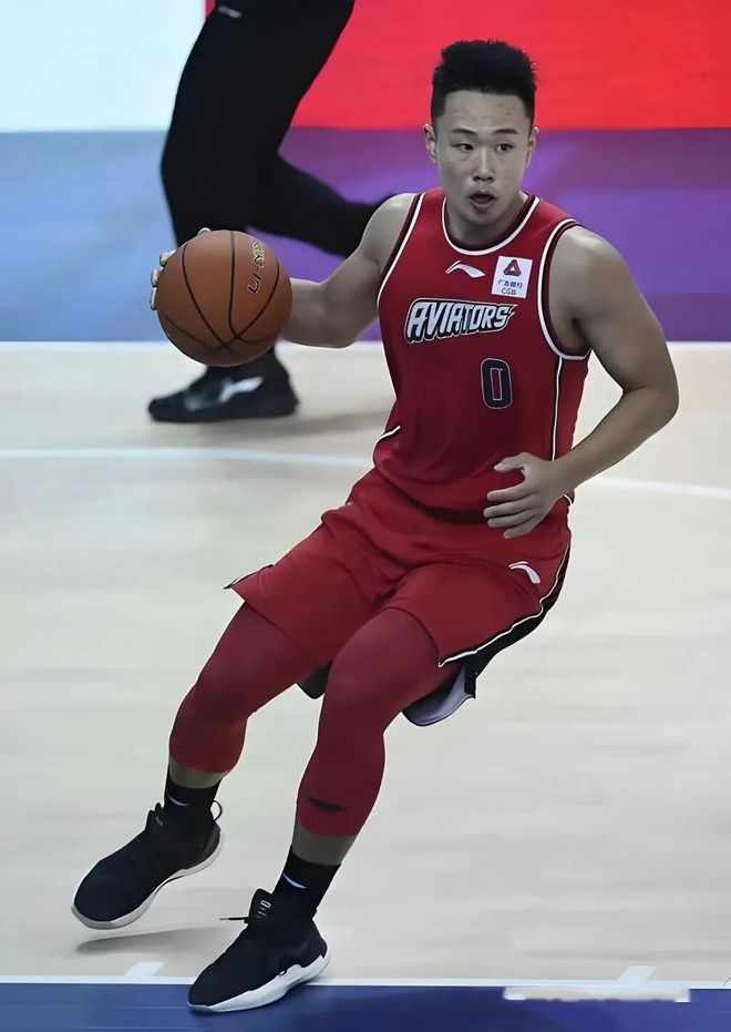 CBA已经限制不住贺西宁了