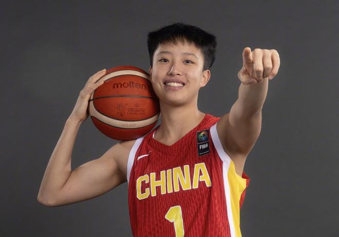 惊喜，冉珂嘉成为首位被WNBA选秀选中的中国后卫