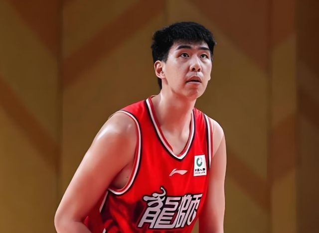 下一个！国内中锋被盯上？五队出手！冲击NBA了？