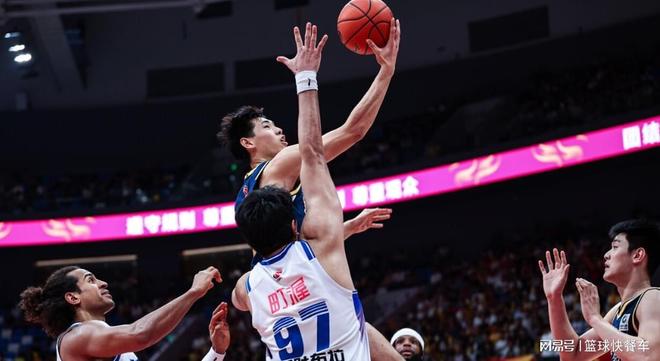 CBA积分榜最新排名出炉！广东15大逆转杀回第3：上海第1辽宁第9