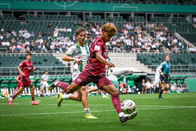 德甲18岁新星零转会费签约至2030年