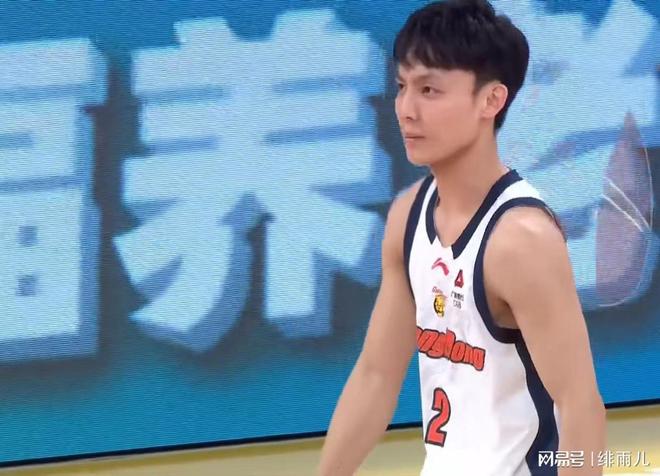 不打了！广东最强中锋获NBA多队试训邀请，或成下一个中国NBA球员