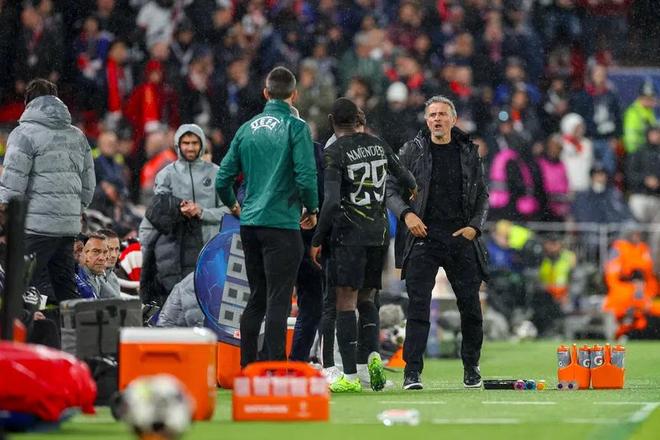 维蒂尼亚：门德斯的问题应该不严重，为避免伤势加重他被换下