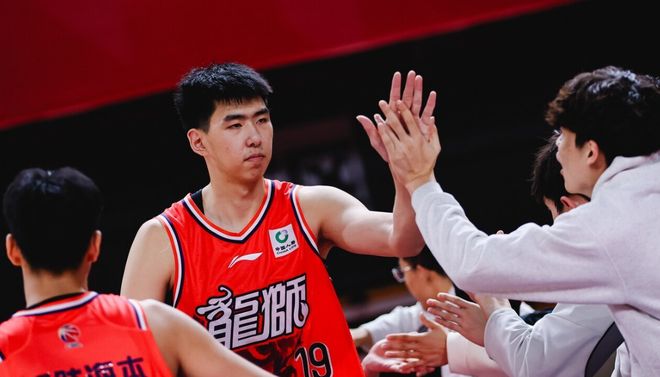 5支NBA队力邀！杜锋遭徐昕狠狠打脸 学林葳在NCAA历练将名利双收