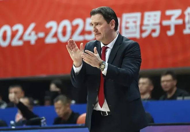 再砍19+12！场均比曾凡博多近4分，球迷呼吁：郭士强给他一个机会