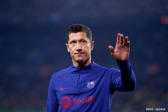 莱万正式表态！拒绝巴萨降薪续约，离队大门彻底敞开