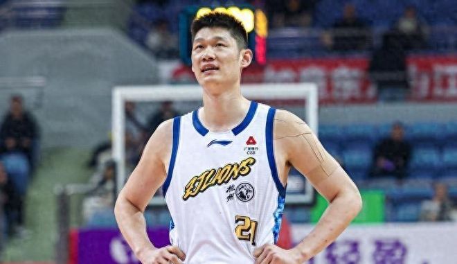 胡金秋扛起全队大旗，广厦逆境顽强追分，上演经典逆风翻盘