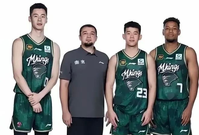 600万也太好赚了！输9分的局，顶薪球员0分4犯，登场21分钟输25分