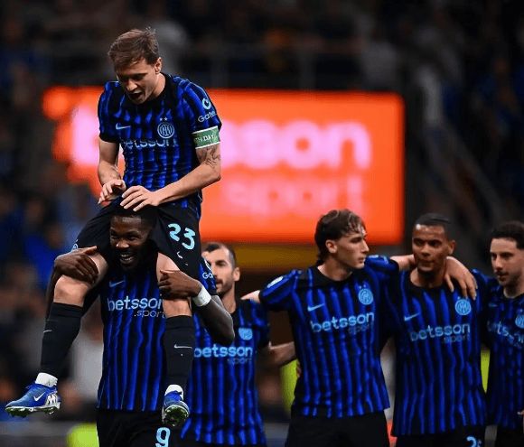 国米3-0卡利亚里12分领跑+提前5轮锁定欧冠，小图拉姆5场8球封神