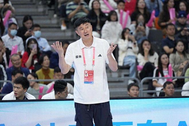 杜峰因严重胃炎缺席，广东男篮一夜变天？4大巨变藏着球队真相