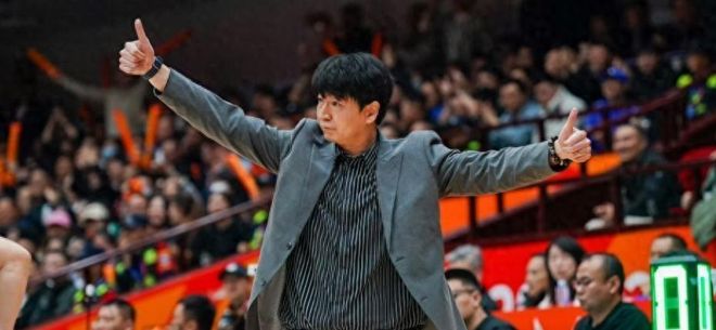 主场遭遇五连败，山东攻防全面断电，北京稳扎稳打拿下关键胜利