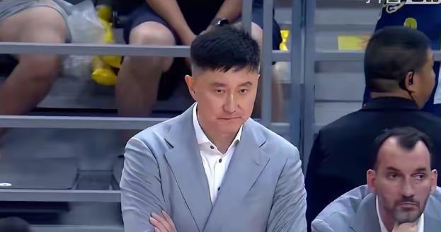 杜锋复出，广东队遭遇19分逆转，或无缘常规赛前四
